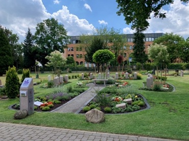 Memoriam Garten II Foto von Fr Meyer 370