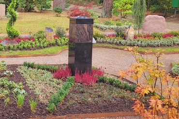 370 Partnergrab 4er Stele